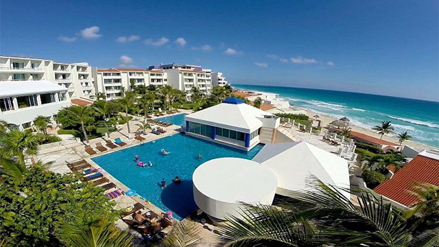 RIU Cancún slide galería 1